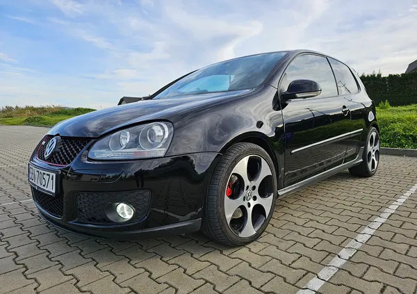 toyota avensis Toyota Avensis cena 64000 przebieg: 54000, rok produkcji 2016 z Kalisz